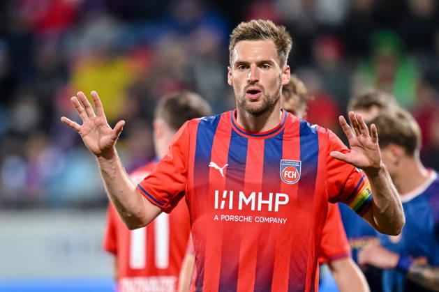 Patrick Mainka (1. FC Heidenheim 1846) gestikuliert, gestik waehrend des spiels der 2. Bundesliga zwischen 1. FC Heidenheim und 1. FC Kaiserslautern, Voith-Arena am 09. October 2026 in Heidenheim an der Brenz, Deutschland. (Foto von Harry Langer DeFodi Images) +++ Patrick Mainka (1. FC Heidenheim 1846) gestures during the 2nd Bundesliga match between 1. FC Heidenheim and 1. FC Kaiserslautern at Voith-Arena on October 9, 2026 in Heidenheim an der Brenz, Germany. (Photo by Harry Langer DeFodi Images) DFB DFL REGULATIONS PROHIBIT ANY USE OF PHOTOGRAPHS AS IMAGE SEQUENCES AND OR QUASI-VIDEO. (Photo by Harry Langer DeFodi Images) DFB DFL REGULATIONS PROHIBIT ANY USE OF PHOTOGRAPHS AS IMAGE SEQUENCES AND OR QUASI-VIDEO. -