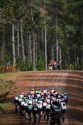 2026 UCI Gravel World Championships Picture by Zac Williams SWpix.com - 10 10 2026 - Cycling - 2026 UCI Gravel World Championships - Nannup, Western Australia, Australia - Women™s Elite - The peloton Copyright: x xSWpix.comx(t axPhotographyxHubxLtd)xZacxWilliams SWpix.comx SWP-3030-24012