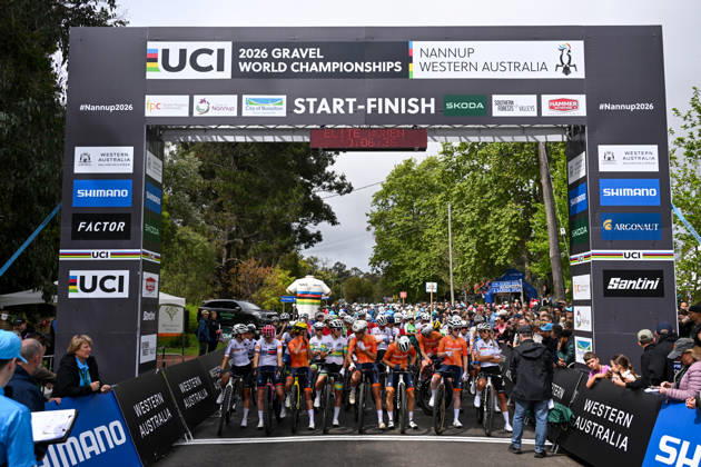 2026 UCI Gravel World Championships Picture by Zac Williams SWpix.com - 10 10 2026 - Cycling - 2026 UCI Gravel World Championships - Nannup, Western Australia, Australia - Women™s Elite - Riders line up on the start line Copyright: x xSWpix.comx(t axPhotographyxHubxLtd)xZacxWilliams SWpix.comx SWP-3030-24021