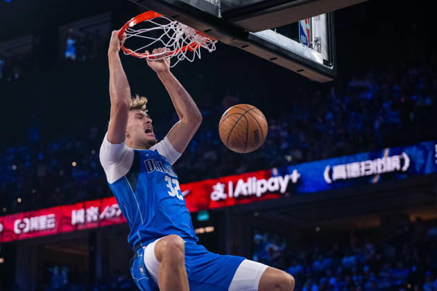 (261010) -- MACAO, Oct. 10, 2026 -- Cooper Flagg of Dallas Mavericks dunks during the 2026-2027 NBA, Basketball Herren, USA preseason game between Houston Rockets and Dallas Mavericks in Macao, south China, Oct. 9, 2026. ) (SP)CHINA-MACAO-BASKETBALL-NBA PRESEASON-LAKERS VS MAVERICKS(CN) CheongxKamxKa 