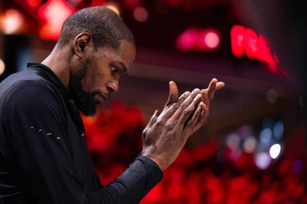 (261010) -- MACAO, Oct. 10, 2026 -- Kevin Durant of Houston Rockets reacts before the 2026-2027 NBA, Basketball Herren, USA preseason game between Houston Rockets and Dallas Mavericks in Macao, south China, Oct. 9, 2026. ) (SP)CHINA-MACAO-BASKETBALL-NBA PRESEASON-ROCKETS VS MAVERICKS(CN) CheongxKamxKa 