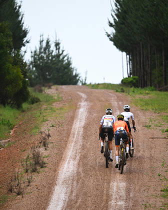 2026 UCI Gravel World Championships Picture by Zac Williams SWpix.com - 10 10 2026 - Cycling - 2026 UCI Gravel World Championships - Nannup, Western Australia, Australia - Women™s Elite - Marianne Vos (Netherlands), Nele Laing (Germany) Copyright: x xSWpix.comx(t axPhotographyxHubxLtd)xZacxWilliams SWpix.comx SWP-3030-24089