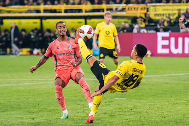 Borussia Dortmund v SV Werder Bremen - Bundesliga 2026 27 Ethan Nwaneri of Borussia Dortmund in action during the Bundesliga match between Borussia Dortmund and SV Werder Bremen at Signal Iduna Park in Dortmund, Germany, on October 9, 2026. Dortmund Germany  Copyright: xHeshamxElsherifx originalFilename:elsherif-notitle261009_npvZS.jpg