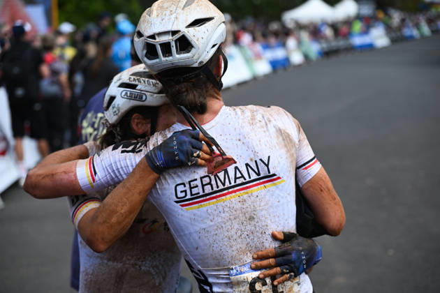 2026 UCI Gravel World Championships Picture by Zac Williams SWpix.com - 10 10 2026 - Cycling - 2026 UCI Gravel World Championships - Nannup, Western Australia, Australia - Women™s Elite - Rosa Klöser (Germany) after finishing second Copyright: x xSWpix.comx(t axPhotographyxHubxLtd)xZacxWilliams SWpix.comx SWP-3030-24131