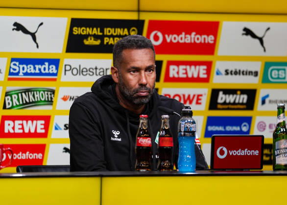 Daniel Thioune (SV Werder Bremen, Cheftrainer) spricht bei der Pressekonferenz nach dem Spiel mit den Medienvertretern. GER, Borussia Dortmund vs SV Werder Bremen, 1. Bundesliga, 5. Spieltag, Saison 2026-27, SIGNAL IDUNA PARK, Dortmund, 09.10.2026 DFL REGULATIONS PROHIBIT ANY USE OF PHOTOGRAPHS AS IMAGE SEQUENCES AND OR QUASI-VIDEO Borussia Dortmund vs SV Werder Bremen, 1. Bundesliga, 5. Spieltag, Saison 2026-27, 09.10.2026 Dortmund Copyright: xEibner-Pressefoto ScottxColemanx EP_SCN
