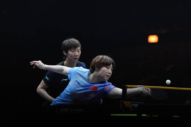 (261010) -- BEIJING, Oct. 10, 2026 -- Wang Manyu Kuai Man (front) of China compete during the women s doubles final match against Harimoto Miwa Hayata Hina of Japan at 2026 World Table tennis, Tischtennis (WTT) China Smash in Beijing, China, Oct. 10, 2026. ) (SP)CHINA-BEIJING-TABLE TENNIS-WTT-CHINA SMASH-WOMEN S DOUBLES (CN) XiexHan 