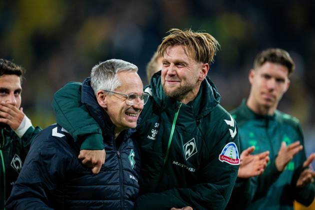 09.10.2026 - Fußball, 2026 2027, 1. Bundesliga, 7. Spieltag, Borussia Dortmund - SV Werder Bremen: (L-R) Andreas Graßmann, Grassmann (Busfahrer - Bremen), Niclas Füllkrug (Bremen) DFL REGULATIONS PROHIBIT ANY USE OF PHOTOGRAPHS AS IMAGE SEQUENCES AND OR QUASI-VIDEO.