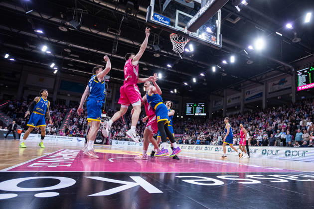 easyCredit Basketball Bundesliga, Telekom Baskets Bonn vs. Science City Jena, 09.10.2026 Grayson Murphy (Telekom Baskets Bonn 7) punktet -- easyCredit Basketball Bundesliga, Telekom Baskets Bonn vs. Science City Jena, 09.10.2026, Telekom Dome Bonn Copyright: xBEAUTIFULxSPORTS Derixx