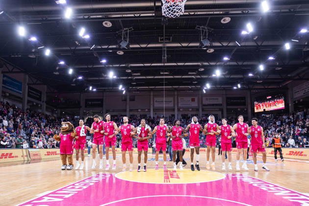 easyCredit Basketball Bundesliga, Telekom Baskets Bonn vs. Science City Jena, 09.10.2026 Die Baskets lassen sich feiern -- easyCredit Basketball Bundesliga, Telekom Baskets Bonn vs. Science City Jena, 09.10.2026, Telekom Dome Bonn Copyright: xBEAUTIFULxSPORTS Derixx