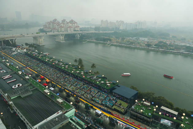 2026 Formula 1 Singapore Grand Prix SINGAPORE - OCT 10: Rain and haze affecting Singapore force the Sprint Session to delay, during the Formula One Grand Prix of Singapore, at the Marina Bay Street Circuit in Singapore, on October 10, 2026. Daniel Ceng Anadolu Singapore Singapore. Editorial use only. Please get in touch for any other usage.  Copyright: x2026xAnadoluxDanielxCengx