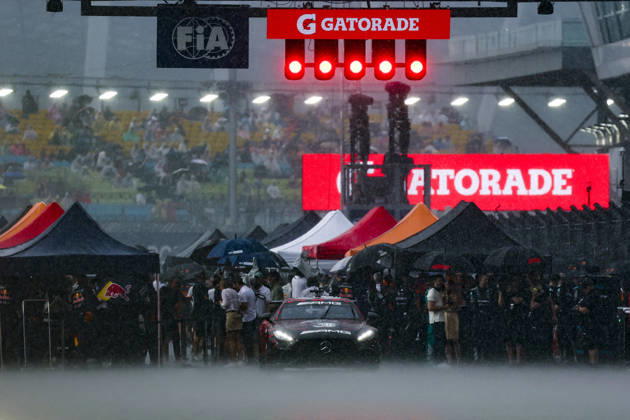 F1 - SINGAPORE GRAND PRIX 2026 starting grid, safety car, rain, pluie, during the 2026 Formula 1 Singapore Grand Prix, 17th round of the 2026 Formula One World Championship, WM, Weltmeisterschaft from October 9 to 11, 2026 on the Marina Bay Street Circuit, in Singapore, Singapore - SingaporeSingapore Copyright: xDPPIx