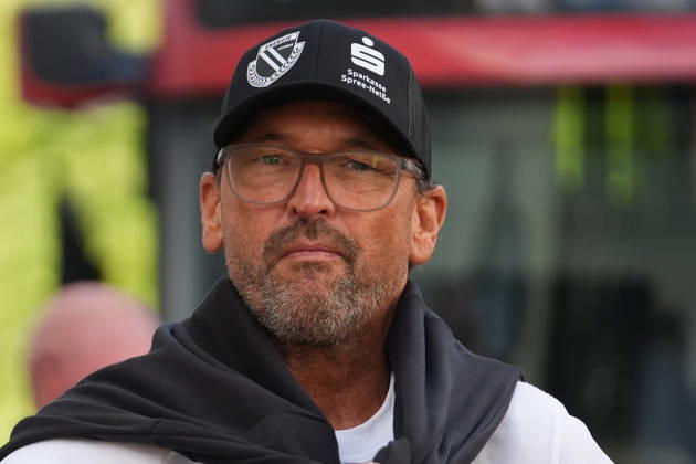 Deutschland: Fußball 2. Liga 2026 2027, 7. Spieltag - SV Darmstadt 98 vs FC Energie Cottbus - Merck-Stadion am Böllenfalltor (Darmstadt): Claus-Dieter Wollitz (Cheftrainer FCE) Mimik, Gesichtsausdruck, Emotion Copyright: xTobiasxWentzellx