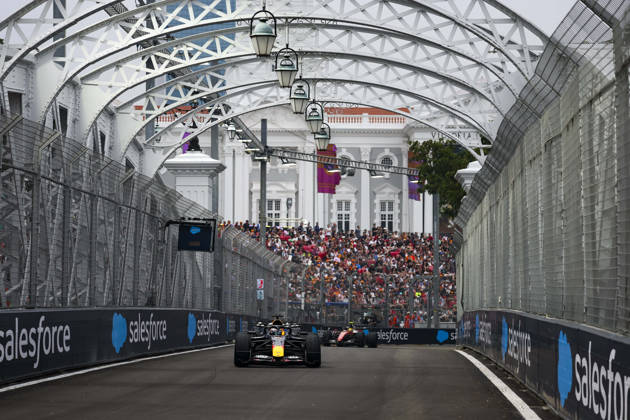 F1 - SINGAPORE GRAND PRIX 2026 03 VERSTAPPEN Max (nld), Red Bull Racing Ford RB22, action, rain, pluie, during the 2026 Formula 1 Singapore Grand Prix, 17th round of the 2026 Formula One World Championship, WM, Weltmeisterschaft from October 9 to 11, 2026 on the Marina Bay Street Circuit, in Singapore, Singapore - SingaporeSingapore Copyright: xDPPIx