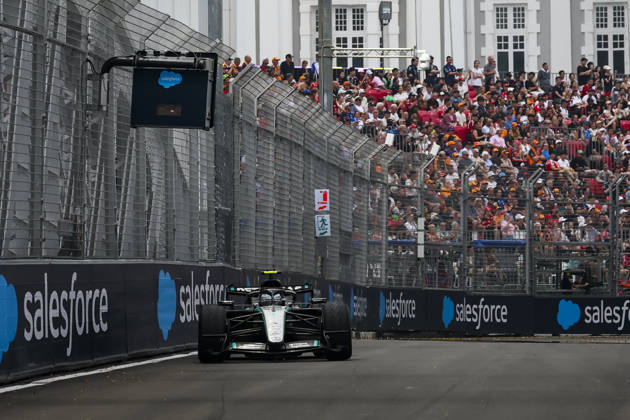 F1 - SINGAPORE GRAND PRIX 2026 12 KIMI ANTONELLI Andrea (ita), Mercedes AMG F1 Team W17, action during the 2026 Formula 1 Singapore Grand Prix, 17th round of the 2026 Formula One World Championship, WM, Weltmeisterschaft from October 9 to 11, 2026 on the Marina Bay Street Circuit, in Singapore, Singapore - SingaporeSingapore  Copyright: xDPPIx