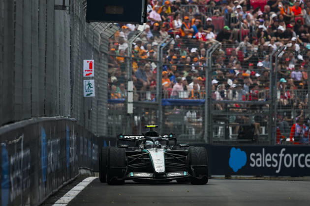 F1 - SINGAPORE GRAND PRIX 2026 12 KIMI ANTONELLI Andrea (ita), Mercedes AMG F1 Team W17, action, rain, pluie, during the 2026 Formula 1 Singapore Grand Prix, 17th round of the 2026 Formula One World Championship, WM, Weltmeisterschaft from October 9 to 11, 2026 on the Marina Bay Street Circuit, in Singapore, Singapore - SingaporeSingapore Copyright: xDPPIx