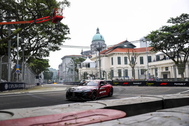 F1 - SINGAPORE GRAND PRIX 2026 Safety car, rain, pluie, during the 2026 Formula 1 Singapore Grand Prix, 17th round of the 2026 Formula One World Championship, WM, Weltmeisterschaft from October 9 to 11, 2026 on the Marina Bay Street Circuit, in Singapore, Singapore - SingaporeSingapore  Copyright: xDPPIx