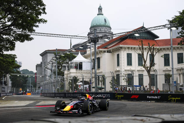 F1 - SINGAPORE GRAND PRIX 2026 03 VERSTAPPEN Max (nld), Red Bull Racing Ford RB22, action, rain, pluie, during the 2026 Formula 1 Singapore Grand Prix, 17th round of the 2026 Formula One World Championship, WM, Weltmeisterschaft from October 9 to 11, 2026 on the Marina Bay Street Circuit, in Singapore, Singapore - SingaporeSingapore  Copyright: xDPPIx