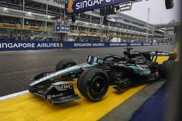Formula 1 Singapore Airlines Singapore Grand Prix 2026 George Russell (GBR), Mercedes-AMG PETRONAS Formula One Team , W17, Car 63 out of the sprint race during Formula 1 Singapore Airlines Singapore Grand Prix 2026 on October 10., 2026 in Marina Bay Street Circuit, Singapore, Zsombor Toth Singapore Marina Bay Street Circuit Singapore Singapore Copyright: xZsomborxTothx