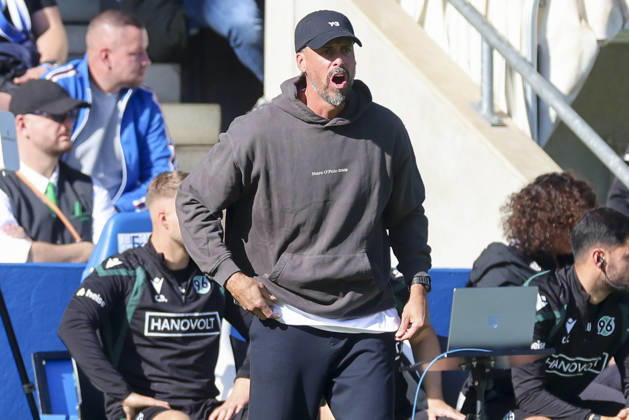 Trainer Sandro Wagner (Hannover 96) schaut enttaeuscht waehrend des spiels der 2. Bundesliga zwischen 1. FC Magdeburg und Hannover 96, Avnet Arena am 10. October 2026 in Magdeburg, Deutschland. (Foto von Marco Steinbrenner DeFodi Images) +++ Trainer Sandro Wagner (Hannover 96) looks dejected during the 2nd Bundesliga match between 1. FC Magdeburg and Hannover 96 at Avnet Arena on October 10, 2026 in Magdeburg, Germany. (Photo by Marco Steinbrenner DeFodi Images) DFB DFL REGULATIONS PROHIBIT ANY USE OF PHOTOGRAPHS AS IMAGE SEQUENCES AND OR QUASI-VIDEO. (Photo by Marco Steinbrenner DeFodi Images) -