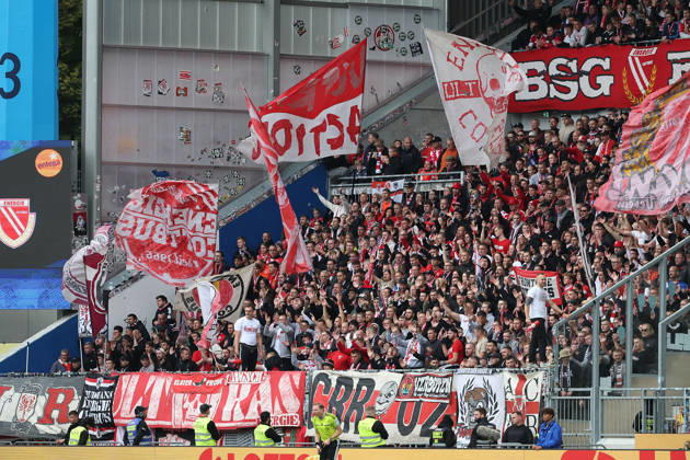 2026.10.10 Fussball 2.Bundesliga SV Darmstadt 98 - Energie Cottbus v.l., Energie Cottbus fans Copyright: HMBxMedia JoaquimxFerreira
