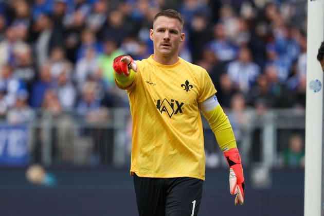 2026.10.10 Fussball 2.Bundesliga SV Darmstadt 98 - Energie Cottbus v.l., Goalkeeper, Torwart Marcel Schuhen (SV Darmstadt 98) gestures, gives instructions, gesticulate Copyright: HMBxMedia JoaquimxFerreira