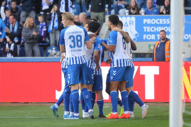 10.10.2026, xgox, Fussball, 2. Bundesliga, 1. FC Magdeburg - Hannover 96 v.l. Magdeburg nach Tor zum 1:0 durch Moritz Broni Kwarteng (Magdeburg, 10) Jubel, Torjubel, jubelt ueber das Tor, celebrate the goal, celebration (DFL DFB REGULATIONS PROHIBIT ANY USE OF PHOTOGRAPHS as IMAGE SEQUENCES and or QUASI-VIDEO) Magdeburg