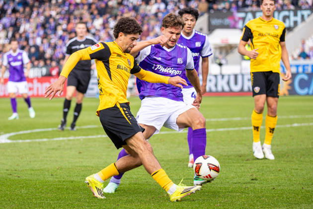 (L-R) Ben Bobzien (SG Dynamo Dresden, 20) im Zweikampf mit Robin Fabinski (VfL Osnabrueck, 27) GER, VfL Osnabrueck vs. SG Dynamo Dresden, Fussball, 2. Bundesliga, 7. Spieltag, Spielzeit 2026 2027, 10.10.2026 DFL Regulations prohibit any use of photographers as image sequences and or quasi-video. GER, VfL Osnabrueck vs. SG Dynamo Dresden, Fussball, 2. Bundesliga, 7. Spieltag, Spielzeit 2026 2027, 10.10.2026 Osnabrueck Copyright: xEibner-Pressefoto JanxRollingerx EP_JSK