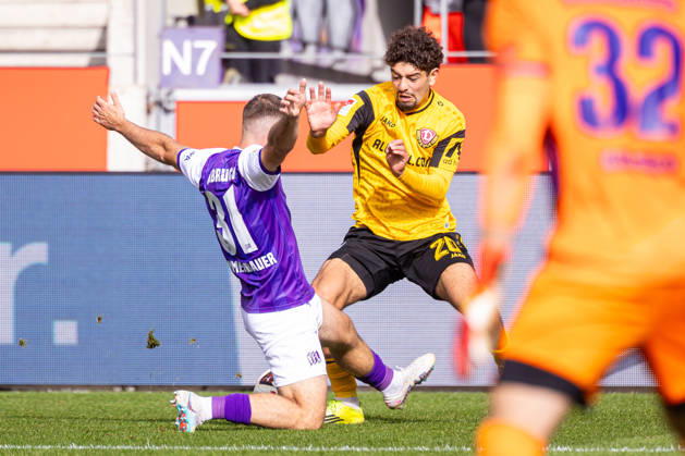 (L-R) Adrian Beck (VfL Osnabrueck, 21) im Zweikampf mit Theo Janotta (VfL Osnabrueck, 20) GER, VfL Osnabrueck vs. SG Dynamo Dresden, Fussball, 2. Bundesliga, 7. Spieltag, Spielzeit 2026 2027, 10.10.2026 DFL Regulations prohibit any use of photographers as image sequences and or quasi-video. GER, VfL Osnabrueck vs. SG Dynamo Dresden, Fussball, 2. Bundesliga, 7. Spieltag, Spielzeit 2026 2027, 10.10.2026 Osnabrueck Copyright: xEibner-Pressefoto JanxRollingerx EP_JSK