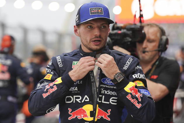 FORMULA 1 SINGAPORE AIRLINES SINGAPORE GRAND PRIX 2026 Max Verstappen (NED) 3 Red Bull Racing in parc ferme after winning the Sprint Race during the Formula 1 Singapore Airlines Singapore Grand Prix 2026, Round 17 of the 2026 Formula 1 World Championship, WM, Weltmeisterschaft from 9th - 11th October 2026 at the Marina Bay Street Circuit, Singapore. Credit: Robbie Hoad Every Second Media Editorial use only. All images are copyright Every Second Media Limited. No images may be reproduced without prior permission. Copyright: xIMAGO EveryxSecondxMediax ESM-2203-0502 RobbiexHoadx xEveryxSecondxMediax
