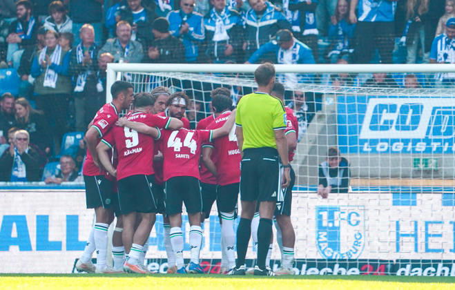 Deutschland: Fussball 2. Bundesliga 2026 2027, 7. Spieltag - 1. FC Magdeburg vs Hannover 96 - Avnet Arena (Magdeburg): Mannschaftsfoto, Totale Hannover 96 Magdeburg Avnet Arena Niedersachsen Deutschland Copyright: xAymanxAlahmedx