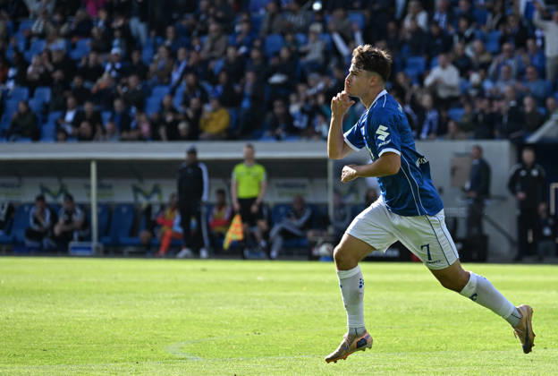 10.10.2026, xjhx, Fussball 2.Bundesliga, SV Darmstadt 98 - Energie Cottbus v.l. Noah Weißhaupt (SV Darmstadt 98) Goal scored, erzielt das Tor zum. 1:1 (DFL DFB REGULATIONS PROHIBIT ANY USE OF PHOTOGRAPHS as IMAGE SEQUENCES and or QUASI-VIDEO) Darmstadt