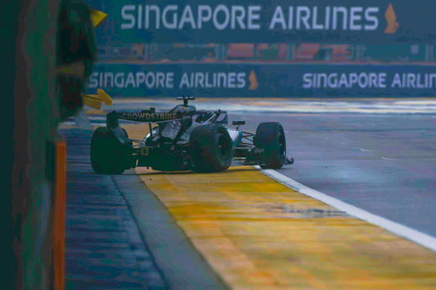RECORD DATE NOT STATED 10th October 2026; Marina Bay, Singapore; Formula 1, Singapore Grand Prix, Sprint Race and Qualifying Day; lap 1 of the sprint race has George Russell (63) of Great Britain and Mercedes-AMG PETRONAS Formula One Team spinning into the barrier DavidxAsh