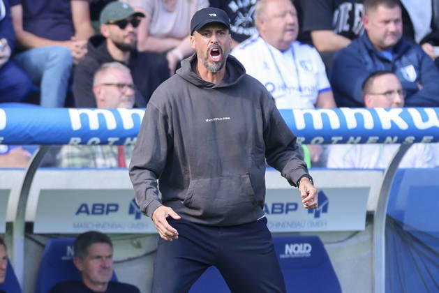 Trainer Sandro Wagner (Hannover 96) schaut enttaeuscht waehrend des spiels der 2. Bundesliga zwischen 1. FC Magdeburg und Hannover 96, Avnet Arena am 10. October 2026 in Magdeburg, Deutschland. (Foto von Marco Steinbrenner DeFodi Images) +++ Trainer Sandro Wagner (Hannover 96) looks dejected during the 2nd Bundesliga match between 1. FC Magdeburg and Hannover 96 at Avnet Arena on October 10, 2026 in Magdeburg, Germany. (Photo by Marco Steinbrenner DeFodi Images) DFB DFL REGULATIONS PROHIBIT ANY USE OF PHOTOGRAPHS AS IMAGE SEQUENCES AND OR QUASI-VIDEO. (Photo by Marco Steinbrenner DeFodi Images) -