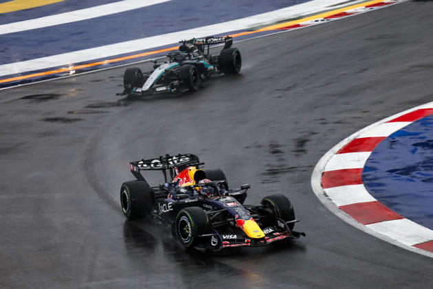 F1 - SINGAPORE GRAND PRIX 2026 03 VERSTAPPEN Max (nld), Red Bull Racing Ford RB22, action, rain, pluie, during the 2026 Formula 1 Singapore Grand Prix, 17th round of the 2026 Formula One World Championship, WM, Weltmeisterschaft from October 9 to 11, 2026 on the Marina Bay Street Circuit, in Singapore, Singapore - SingaporeSingapore Copyright: xDPPIx
