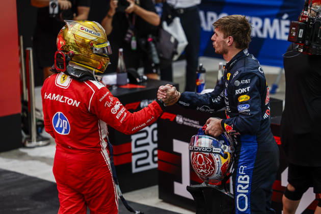 F1 - SINGAPORE GRAND PRIX 2026 HAMILTON Lewis (gbr), Scuderia Ferrari SF-26, VERSTAPPEN Max (nld), Red Bull Racing Ford RB22, portrait during the 2026 Formula 1 Singapore Grand Prix, 17th round of the 2026 Formula One World Championship, WM, Weltmeisterschaft from October 9 to 11, 2026 on the Marina Bay Street Circuit, in Singapore, Singapore - SingaporeSingapore  Copyright: xJulienxDelfossex