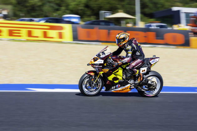 October 10, 2026, Cascais, Lisbon, Portugal: Sam Lowes of ELF Marc VDS Racing Team in action during the Superpole of the FIM Superbike World Championship, WM, Weltmeisterschaft at Circuito Estoril on October 10, 2026 in Cascais, Portugal. Cascais Portugal - ZUMAr200 20261010_zsp_r200_006 Copyright: xNunoxReisinhox