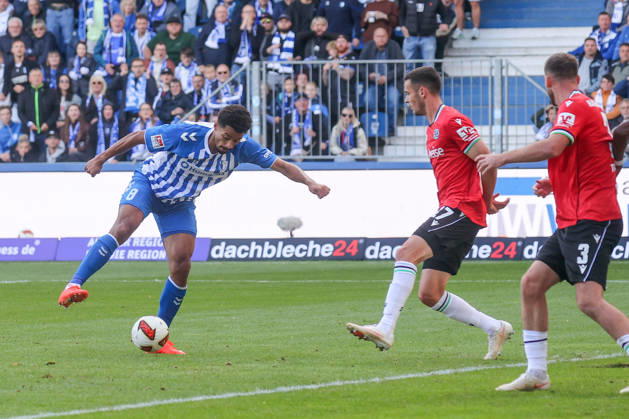 10.10.2026, xgox, Fussball - 2.Bundesliga 1.FC Magdeburg - Hannover 96 emspor, v.l. Emmanuel Iyoha (Magdeburg, 8) am Ball, plays the ball (DFL DFB REGULATIONS PROHIBIT ANY USE OF PHOTOGRAPHS as IMAGE SEQUENCES and or QUASI-VIDEO) Magdeburg
