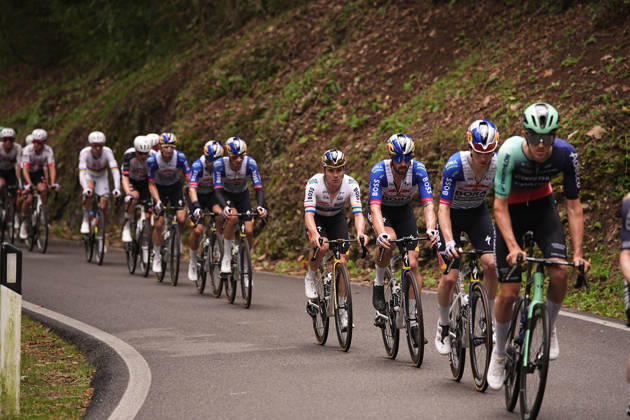 The race , Breakaway on the Val Piana climb, Belgium s Remco Evenepoel of Red Bull - Bora - Hansgrohe (c) during the 120th edition of the Il Lombardia, Tour of Lombardy cycling race, a 239 km one day race from Bergamo to Como on October 10, 2026, Italy.  Copyright: xMarcoxAlpozzi LaPressex