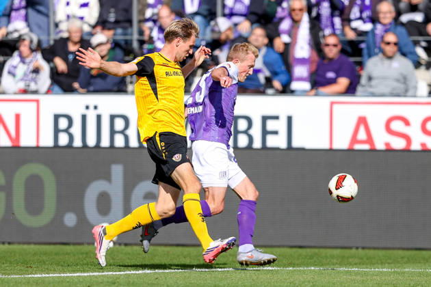 2026.10.10, xkwix, Fußball, 2. Bundesliga, VfL Osnabrück - SG Dynamo Dresden, Stadion an der Bremer Brücke, 7.Spieltag, Saison 2026 2027: Vincent Vermeij (SG Dynamo Dresden 9) im Zweikampf gegen Niklas Wiemann (VfL Osnabrueck 25) DFB regulations prohibit any use of photographs as image sequences and or quasi-video. Photo: xKamilxWilkowskixPressefotoKochx Niedersachsen Deutschland