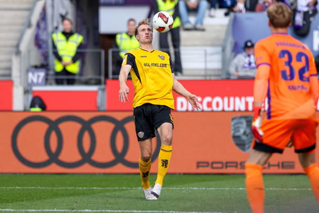 2026.10.10, xkwix, Fußball, 2. Bundesliga, VfL Osnabrück - SG Dynamo Dresden, Stadion an der Bremer Brücke, 7.Spieltag, Saison 2026 2027: Vincent Vermeij (SG Dynamo Dresden 9) bei Ballannahme DFB regulations prohibit any use of photographs as image sequences and or quasi-video. Photo: xKamilxWilkowskixPressefotoKochx Niedersachsen Deutschland