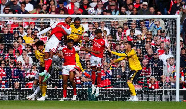 Gabriel Magalhaes of Arsenal clears under pressure from Dominic Calvert-Lewin of Leeds United Arsenal v Leeds United, Premier League, Football, Emirates Stadium, London, UK - 10 Oct 2026London Emirates Stadium United Kingdom EDITORIAL USE ONLY No use with unauthorised audio, video, data, fixture lists, club league logos or live services. Online in-match use limited to 120 images, no video emulation. No use in betting, games or single club league player publications. Copyright: xJavierxGarcia Shutterstockx 17204400q