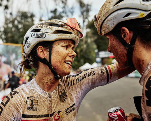 2026 UCI Gravel World Championships Picture by James Raison SWpix.com - 10 10 2026 - Cycling - 2026 UCI Gravel World Championships - Nannup, Western Australia, Australia - Women™s Elite - Rosa Klöser (Germany) after finishing second and Nele Laing (Germany) fourth Nannup Australia Copyright: x xSWpix.comx(t axPhotographyxHubxLtd)xJamesxRaison SWpix.comx SWP-3030-24245