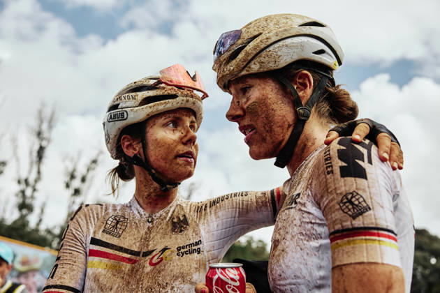 2026 UCI Gravel World Championships Picture by James Raison SWpix.com - 10 10 2026 - Cycling - 2026 UCI Gravel World Championships - Nannup, Western Australia, Australia - Women™s Elite - Rosa Klöser (Germany) after finishing second and Nele Laing (Germany) fourth Nannup Australia Copyright: x xSWpix.comx(t axPhotographyxHubxLtd)xJamesxRaison SWpix.comx SWP-3030-24247