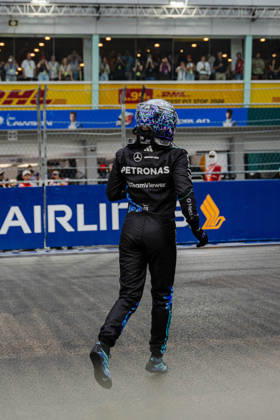 2026 Formula 1 Singapore Grand Prix - Sprint GEORGE RUSSELL (GBR) of Mercedes-AMG PETRONAS Formula One Team CRASH Sprint Race on SATURDAY during the 2026 FORMULA 1 SINGAPORE AIRLINES SINGAPORE GRAND PRIX 2026 at MARINA BAY STREET CIRCUIT SINGAPORE on October 10, 2026. Photo by Tan Jun Da ABACAPRESS.COM Singapore Singapore  Copyright: xJunxDaxTan ABACAx
