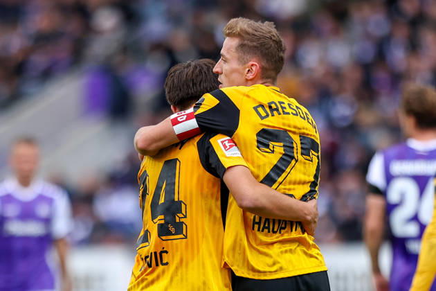 2026.10.10, xkwix, Fußball, 2. Bundesliga, VfL Osnabrück - SG Dynamo Dresden, Stadion an der Bremer Brücke, 7.Spieltag, Saison 2026 2027: Niklas Hauptmann (SG Dynamo Dresden 27) jubelt mit Patrice Covic (SG Dynamo Dresden 24) nach Tor zum 0:1 DFB regulations prohibit any use of photographs as image sequences and or quasi-video. Photo: xKamilxWilkowskixPressefotoKochx Niedersachsen Deutschland