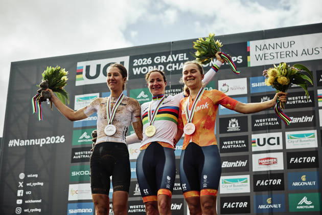 2026 UCI Gravel World Championships Picture by James Raison SWpix.com - 10 10 2026 - Cycling - 2026 UCI Gravel World Championships - Nannup, Western Australia, Australia - Women™s Elite Podium - Marianne Vos (Netherlands) wins the Gold Medal to become World Champion with Rosa Klöser (Germany) receiving the Silver Medal and Larissa Hartog (Netherlands) receiving the Bronze Medal Nannup Australia Copyright: x xSWpix.comx(t axPhotographyxHubxLtd)xJamesxRaison SWpix.comx SWP-3030-24262