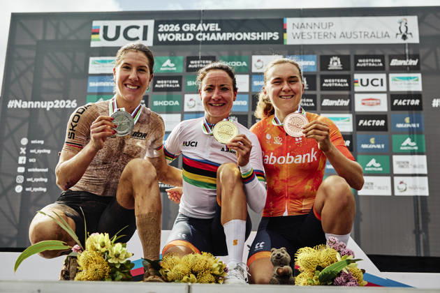 2026 UCI Gravel World Championships Picture by James Raison SWpix.com - 10 10 2026 - Cycling - 2026 UCI Gravel World Championships - Nannup, Western Australia, Australia - Women™s Elite Podium - Marianne Vos (Netherlands) wins the Gold Medal to become World Champion with Rosa Klöser (Germany) receiving the Silver Medal and Larissa Hartog (Netherlands) receiving the Bronze Medal Nannup Australia Copyright: x xSWpix.comx(t axPhotographyxHubxLtd)xJamesxRaison SWpix.comx SWP-3030-24265