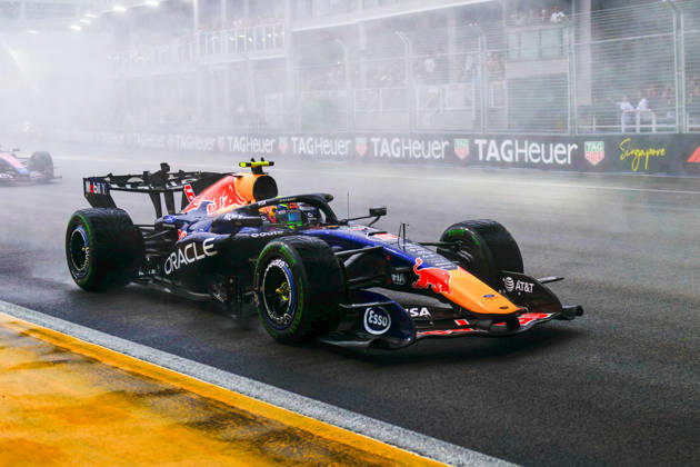 RECORD DATE NOT STATED 10th October 2026; Marina Bay, Singapore; Formula 1, Singapore Grand Prix, Sprint Race and Qualifying Day; Isack Hadjar (6) of France and Oracle Red Bull Racing encounters issues on lap 1 DavidxAsh