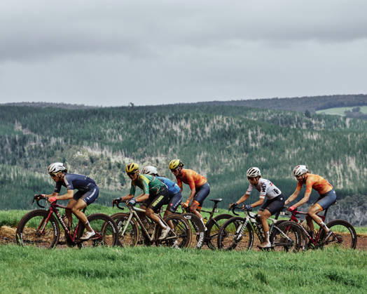 2026 UCI Gravel World Championships Picture by James Raison SWpix.com - 10 10 2026 - Cycling - 2026 UCI Gravel World Championships - Nannup, Western Australia, Australia - Women™s Elite - The lead group, ÃÄshleigh Moolman-Pasio (South Africa), Nele Laing (Germany) Nannup Australia Copyright: x xSWpix.comx(t axPhotographyxHubxLtd)xJamesxRaison SWpix.comx SWP-3030-24290