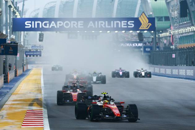 44 HAMILTON Lewis (gbr), Scuderia Ferrari SF-26, action F1 GP 17 Singapore 2026 F1 GP 17 Singapore 2026 81 PIASTRI Oscar (aus), McLaren F1 Team MCL40, action F1 GP 17 Singapore 2026 Singapore